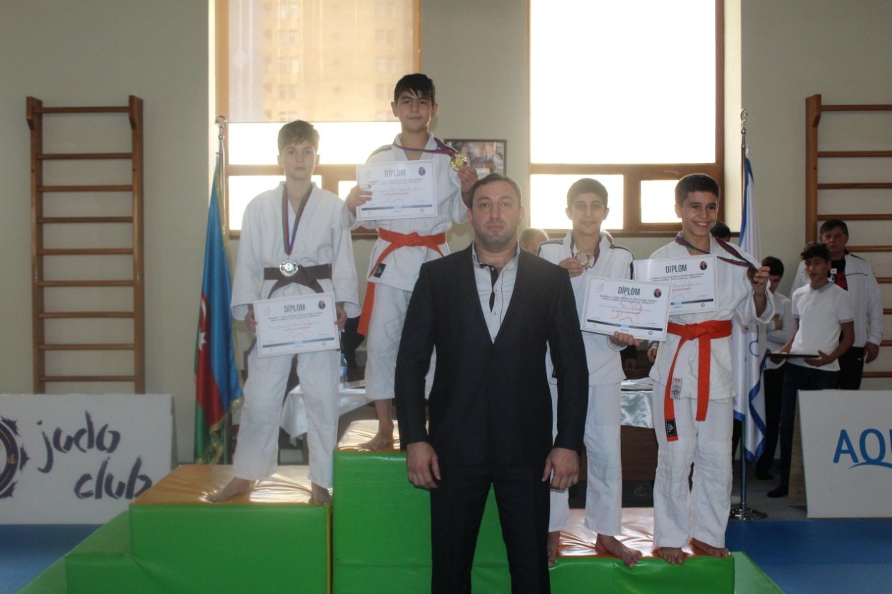 img/posts/judo-club-2012de-umummilli-lider-heyder-eliyevin-anim-gunune-hesr-olunmus-cudo-turniri-kecirilib-2019-12-02-005910/0.jpg