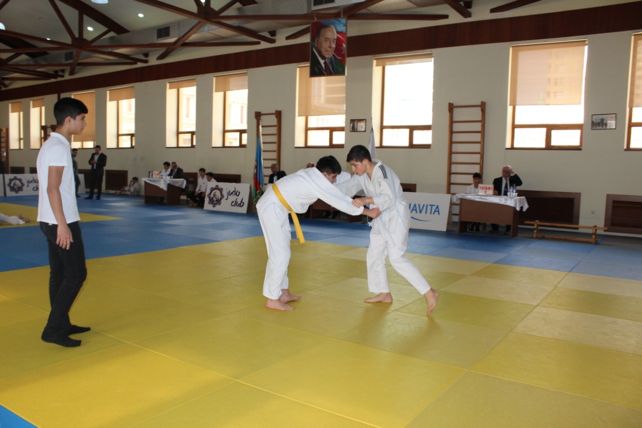 img/posts/judo-club-2012de-umummilli-lider-heyder-eliyevin-anim-gunune-hesr-olunmus-cudo-turniri-kecirilib-2019-12-02-005910/3.jpg