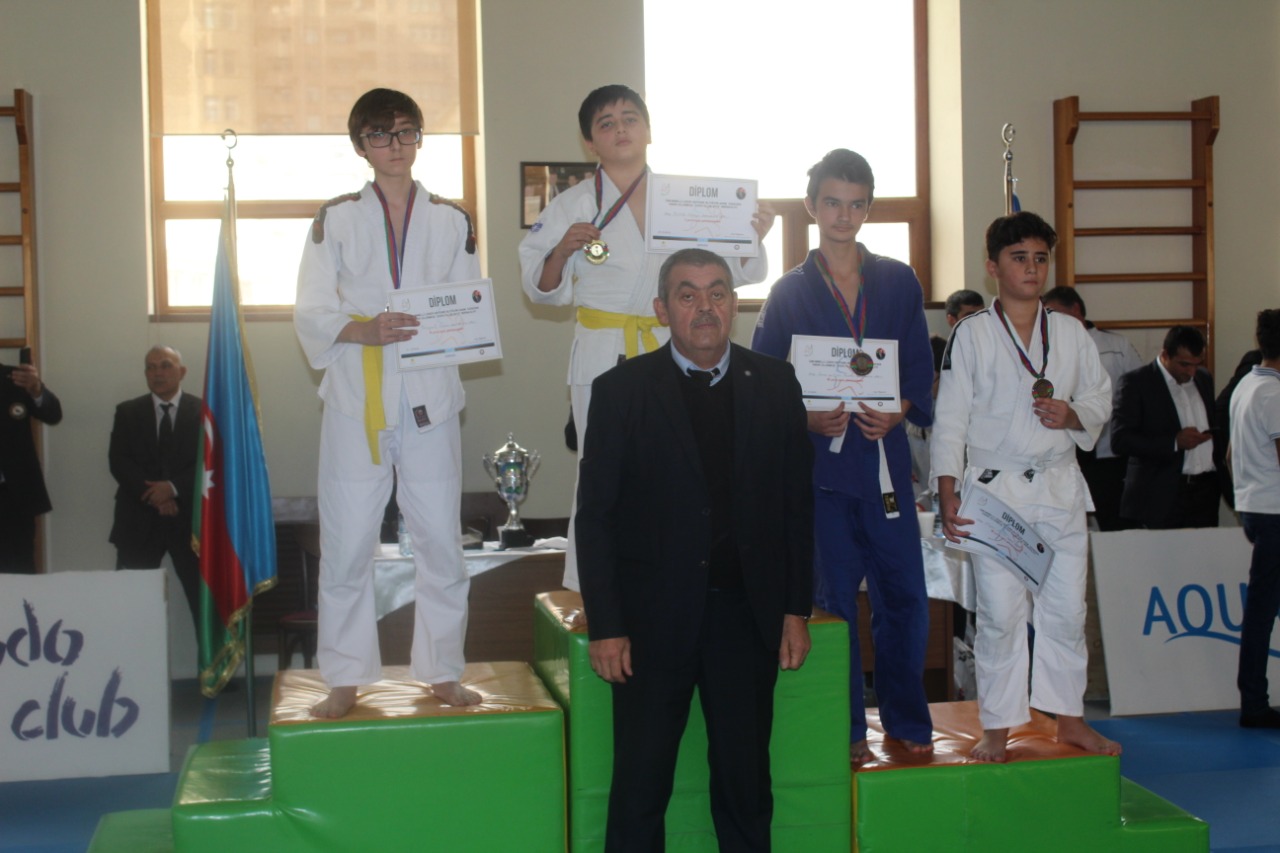 img/posts/judo-club-2012de-umummilli-lider-heyder-eliyevin-anim-gunune-hesr-olunmus-cudo-turniri-kecirilib-2019-12-03-235005/6.jpg