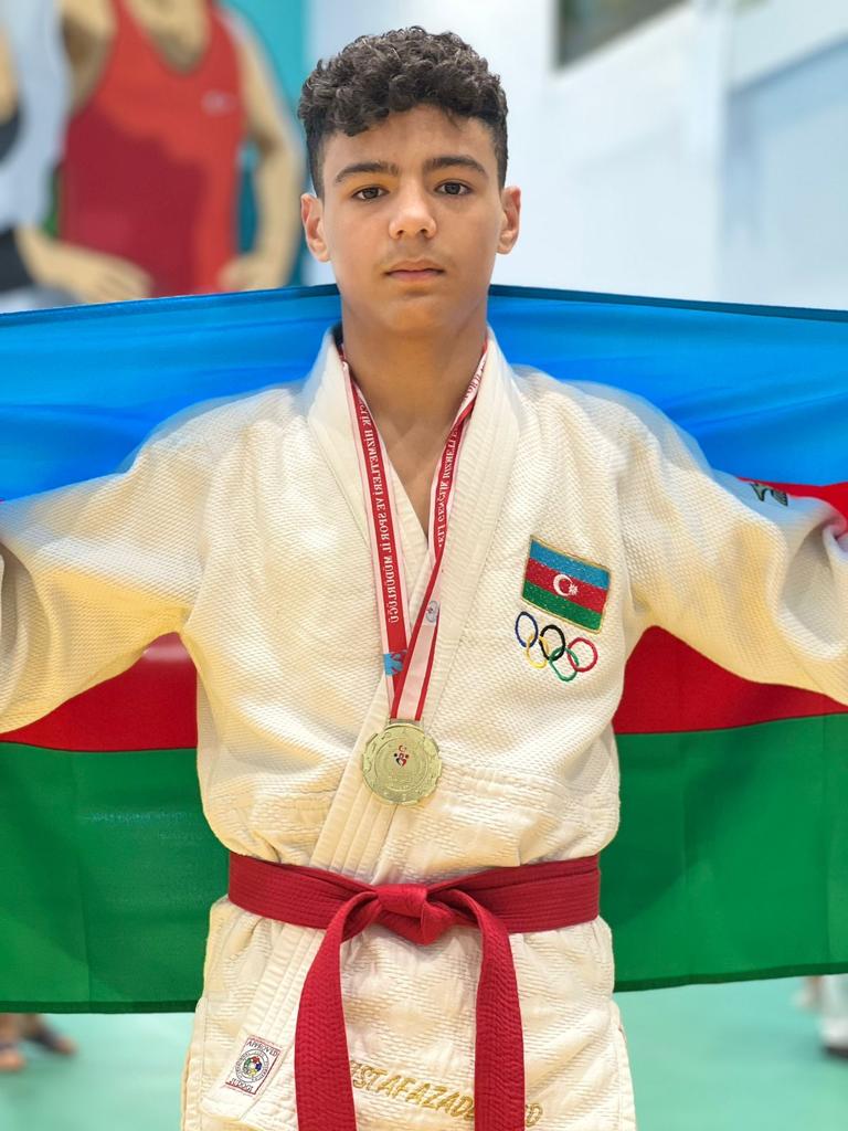 img/posts/judo-club-2012nin-yetirmeleri-turkiyeden-16-medalla-qayidiblar-2022-10-04-210307/10.jpg
